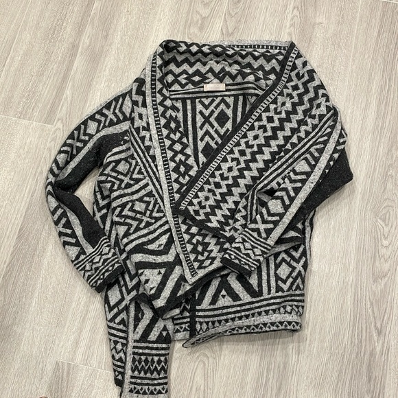 Cardigan - Picture 1 of 5